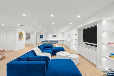 Welcome to one of the most exceptional estates ever offered in - photo 31