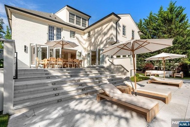 Welcome to one of the most exceptional estates ever offered in - photo 33