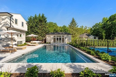 Welcome to one of the most exceptional estates ever offered in - photo 34
