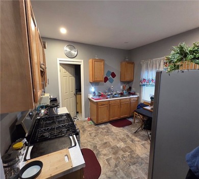 Turnkey investor's dream or perfect owner-occupant opportunity - photo 42