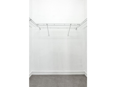 Welcome to this stunning 4-bedroom, 3.5-bathroom residence - photo 43