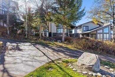 Tucked at the end of a cul-de-sac, this private townhome - photo 43