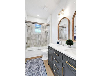 Welcome to this stunning 4-bedroom, 3.5-bathroom residence - photo 48