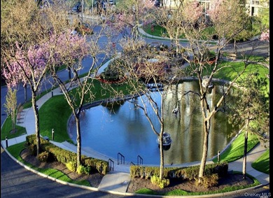 (private lake, pond, coastal) Condo Sale Pending in Bayside New York