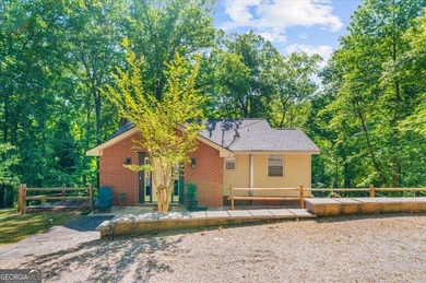 Make your lake life dream come true with this charming, unique - photo 5