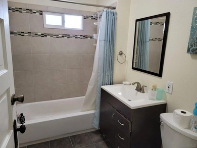 Experience the convenience and charm of Hillcrest just a block - photo 5