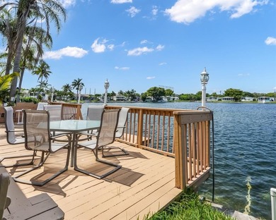 (private lake, pond, coastal) Home For Sale in Dania Florida