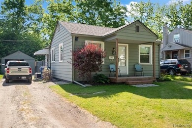 Welcome to this beautifully updated 2-bedroom, 1-bathroom home - photo 3