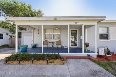 Lovely 3-1 in desirable Glynlea Park neighborhood. Renovated - photo 4