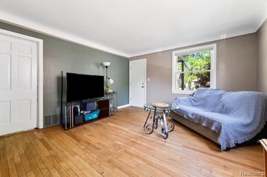Welcome to this beautifully updated 2-bedroom, 1-bathroom home - photo 8