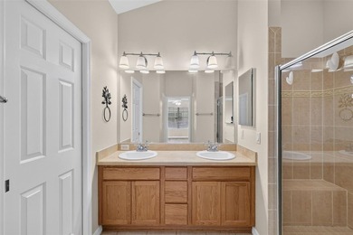 This charming 3 bed / 2 bath DESIGNER Mandevilla model home - photo 20