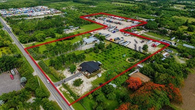 Spectacular property offering two Folios 30-5 zoned residential - photo 2