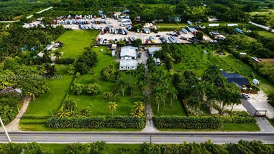 Spectacular property offering two Folios 30-5 zoned residential - photo 6