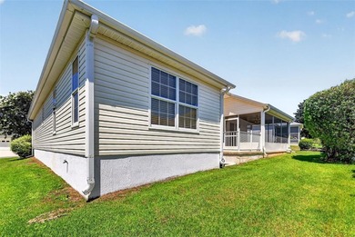 This charming 3 bed / 2 bath DESIGNER Mandevilla model home - photo 34