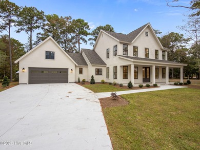 Tucked on over an acre near historic downtown Beaufort, 135 - photo 3