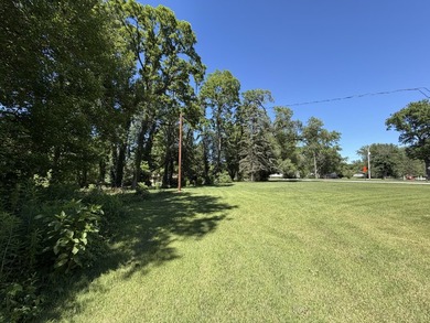 Situated on a beautiful 2-acre property with a pond on a corner - photo 3