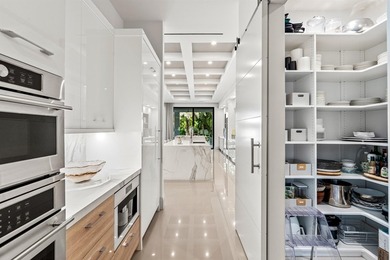 An artful modern showplace for indoor/outdoor entertaining, this - photo 18