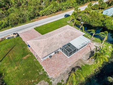 Fully Furnished Canal-Front Home - Minutes to Myakka River and - photo 29