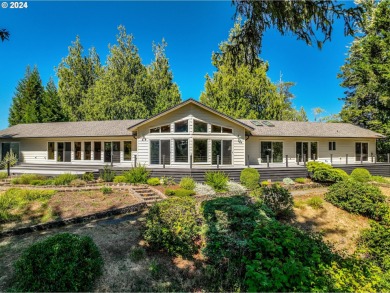 South Tenmile Lake Home For Sale in Lakeside Oregon