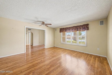 Single-level Del Webb home in Sun City, a 55+ active adult - photo 12