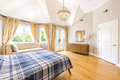 Welcome to 19 Ocean Road, located in the prestigious Dent Road - photo 18