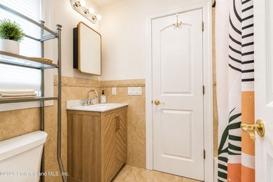 Welcome to 19 Ocean Road, located in the prestigious Dent Road - photo 19