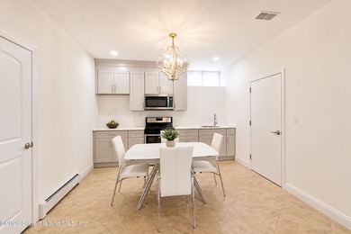 Welcome to 19 Ocean Road, located in the prestigious Dent Road - photo 30