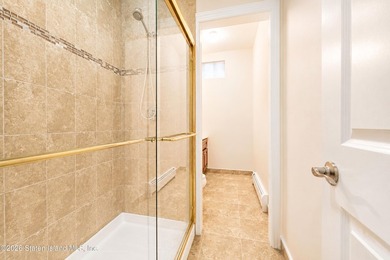 Welcome to 19 Ocean Road, located in the prestigious Dent Road - photo 34