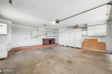 Single-level Del Webb home in Sun City, a 55+ active adult - photo 36