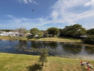 BEAUTIFUL REMODELED UNIT LOCATED IN SUNRISE LAKES PHASE 3, WITH - photo 3