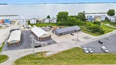 Tremendous opportunity to own property in very close proximity - photo 3