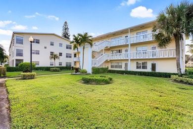 Lake Condo For Sale in Boca Raton, Florida