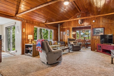 Well-maintained 2-bedroom, 1-bath home offering a beautiful lake - photo 3