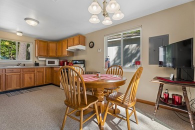 Well-maintained 2-bedroom, 1-bath home offering a beautiful lake - photo 5