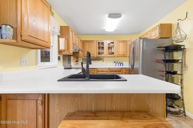 Canalfront 4-bedroom home situated on a private lot in Pine - photo 12