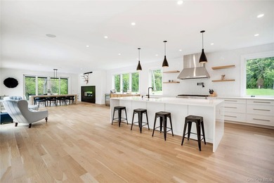 A buyers dream rooted in nature, enhanced by design. This modern - photo 12