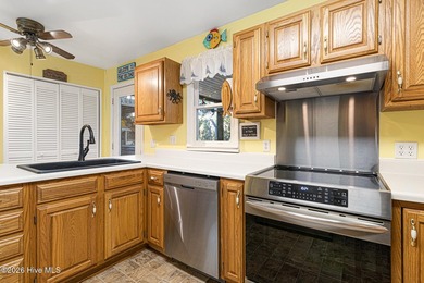 Canalfront 4-bedroom home situated on a private lot in Pine - photo 13