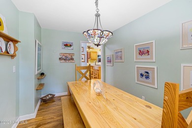 Canalfront 4-bedroom home situated on a private lot in Pine - photo 15