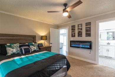 Welcome to your private retreat overlooking beautiful Lake - photo 15