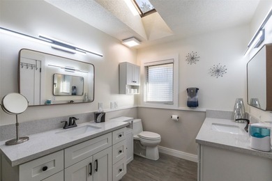 Welcome to your private retreat overlooking beautiful Lake - photo 16