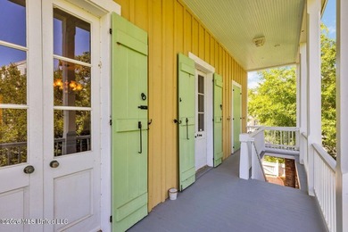 Acadian cottage, 3 bed, 2 1/2 bath, three levels with interior - photo 8