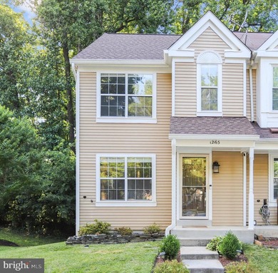 (private lake, pond, coastal) Townhome/Townhouse For Sale in Germantown Maryland