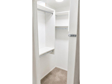 Welcome to easy living in the highly sought after Fox Meadow - photo 22