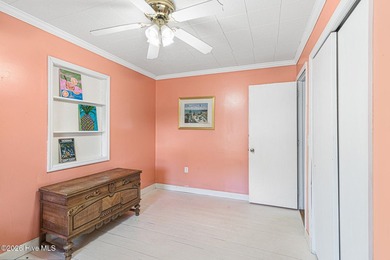 Canalfront 4-bedroom home situated on a private lot in Pine - photo 24