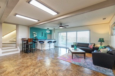Welcome to your private retreat overlooking beautiful Lake - photo 24