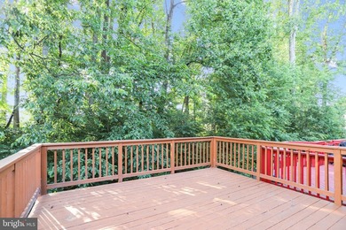 Beautifully maintained end-unit townhome in the highly desirable - photo 5
