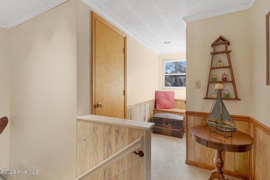Canalfront 4-bedroom home situated on a private lot in Pine - photo 26