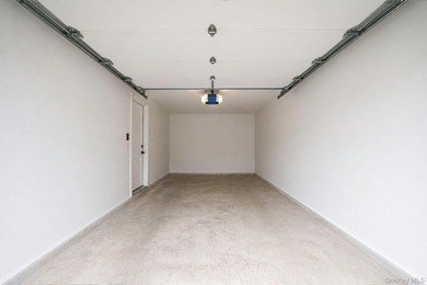 Welcome to easy living in the highly sought after Fox Meadow - photo 28