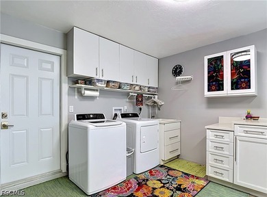 Nestled near the end of a cul-de-sac, this beautifully remodeled - photo 29