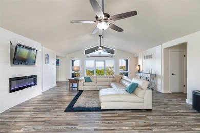 Welcome to your private retreat overlooking beautiful Lake - photo 30